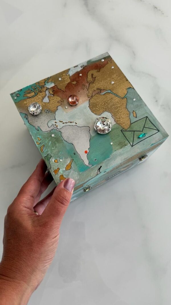 * 221 LATITUDES INVISIBLES I